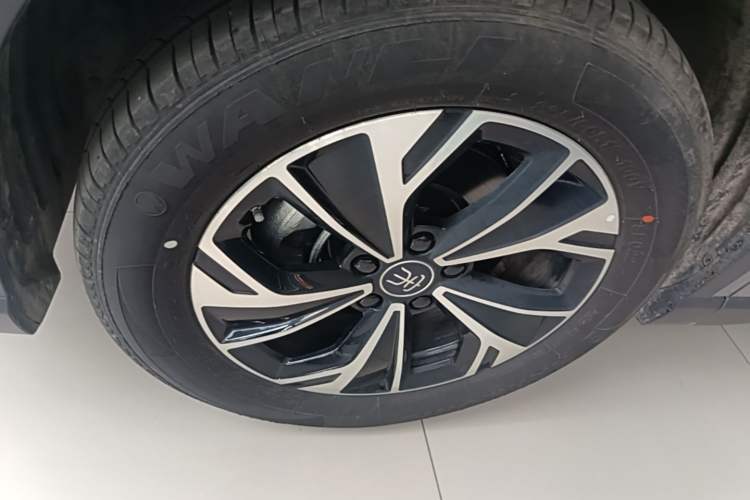 Used BYD Song Pro New Energy 2025 2nd Generation Intelligent Driving Version DM-i 75KM Leading Edition Left Front Wheel Hub