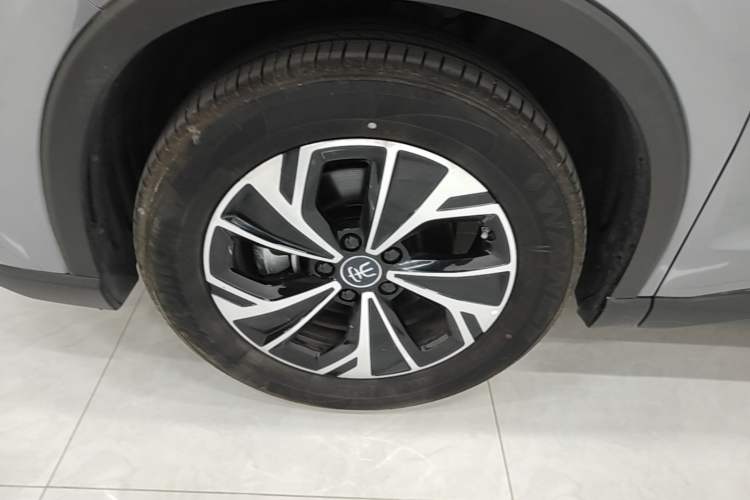 Used BYD Song Pro New Energy 2025 Second-Generation DM-i 75KM Overachiever Trim Left Front Wheel Hub