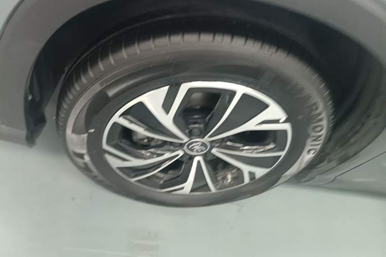 Used BYD Song Pro New Energy 2025 Second-Generation DM-i 75KM Overachiever Trim Left Front Wheel Hub