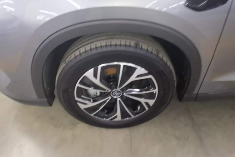 Used BYD Song Pro New Energy 2025 2nd Generation Intelligent Driving Version DM-i 75KM Leading Edition Left Front Wheel Hub