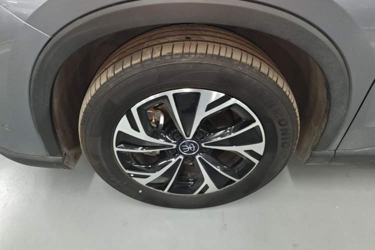Used BYD Song Pro New Energy 2025 2nd Generation Intelligent Driving Version DM-i 75KM Leading Edition Left Front Wheel Hub