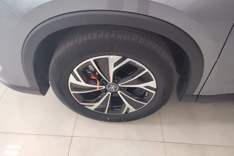 Used BYD Song Pro New Energy 2025 Second-Generation DM-i 75KM Leading Edition Left Front Wheel Hub