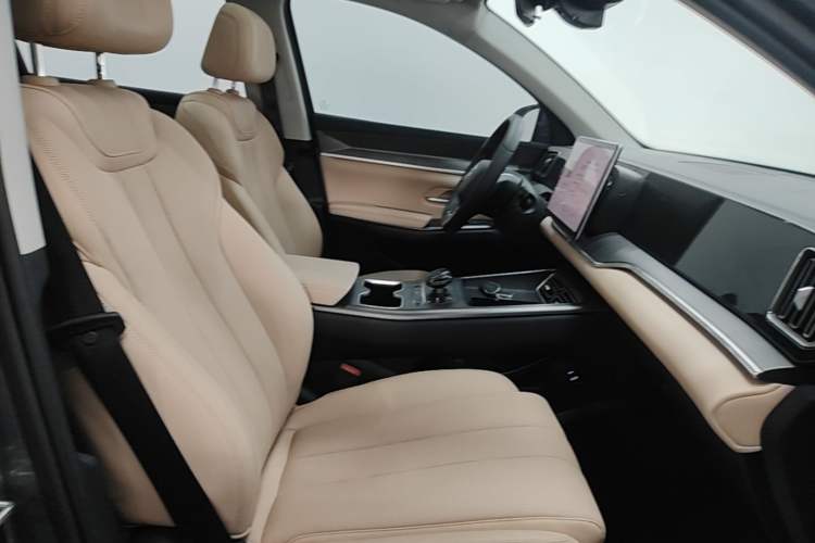 Used BYD Song Pro New Energy 2025 Second-Generation DM-i 75KM Overachiever Trim Right Front Seat