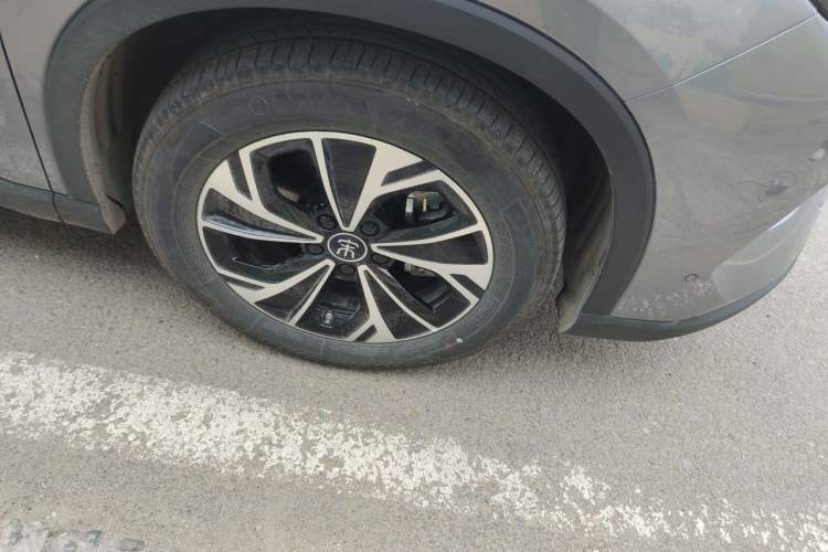 Used BYD Song Pro New Energy 2025 2nd Generation Intelligent Driving Version DM-i 75KM Leading Edition Right Front Wheel Hub