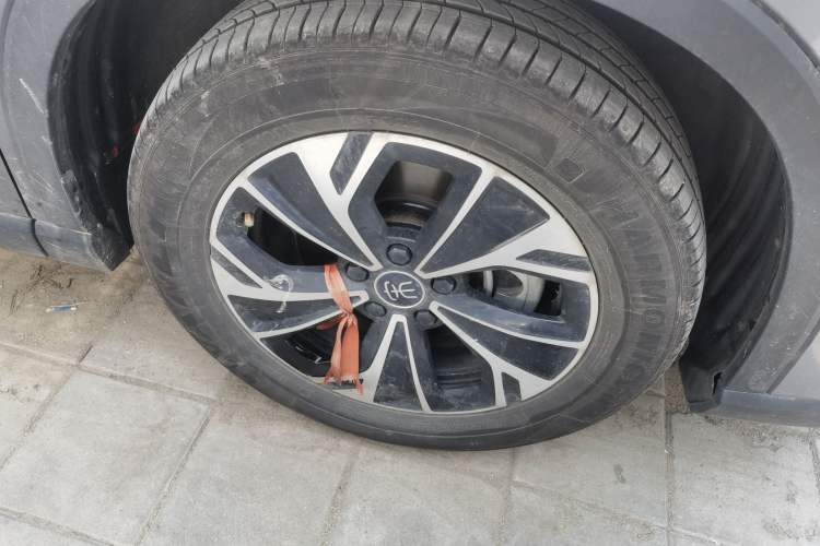 Used BYD Song Pro New Energy 2025 2nd Generation Intelligent Driving Version DM-i 75KM Leading Edition Right Front Wheel Hub