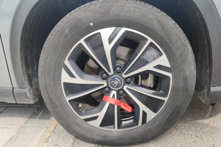Used BYD Song Pro New Energy 2025 Second-Generation Intelligent Driving Version DM-i 115KM Superior Trim Right Front Wheel Hub