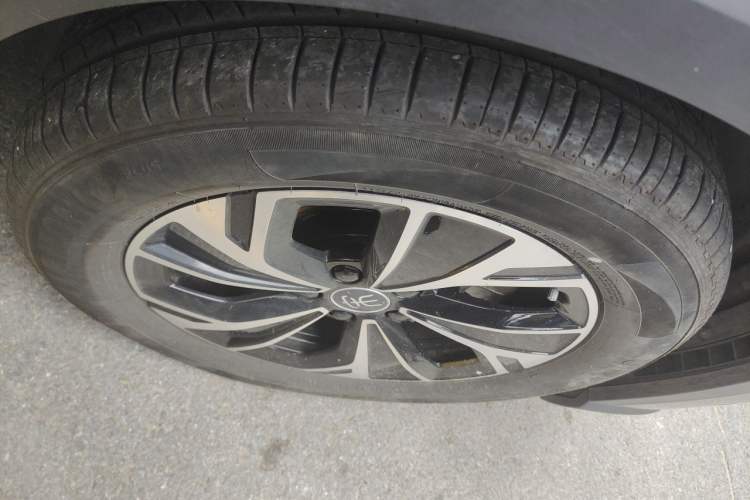 Used BYD Song Pro New Energy 2025 2nd Generation Intelligent Driving Version DM-i 75KM Leading Edition Right Front Wheel Hub