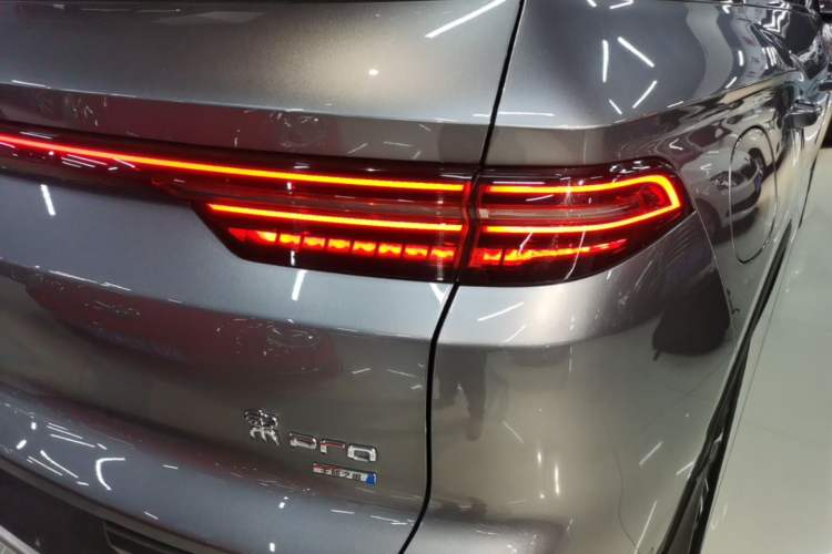 Used BYD Song Pro New Energy 2025 2nd Generation Intelligent Driving Version DM-i 75KM Leading Edition Right Rear Taillight