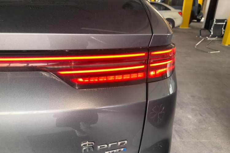 Used BYD Song Pro New Energy 2025 Second-Generation Intelligent Driving Version DM-i 115KM Superior Trim Right Rear Taillight