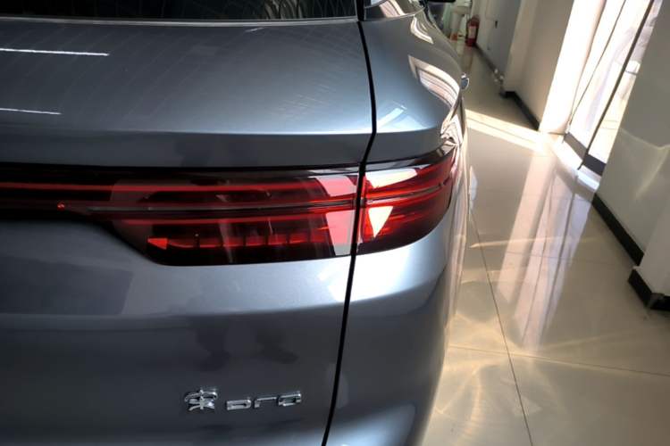 Used BYD Song Pro New Energy 2025 Second-Generation DM-i 75KM Leading Edition Right Rear Taillight