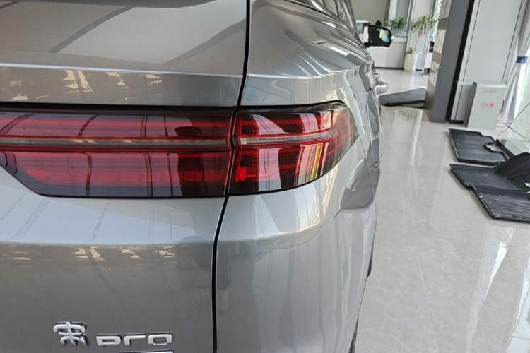 Used BYD Song Pro New Energy 2025 Second-Generation Intelligent Driving Version DM-i 115KM Superior Trim Right Rear Taillight
