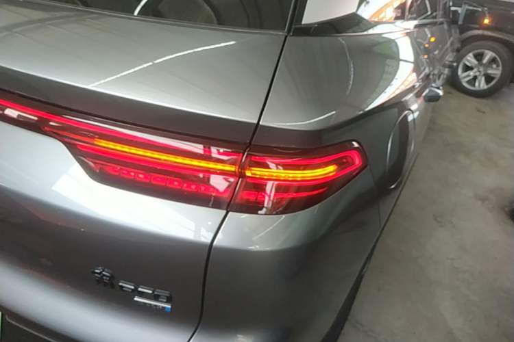 Used BYD Song Pro New Energy 2025 Second-Generation Intelligent Driving Version DM-i 115KM Superior Trim Right Rear Taillight