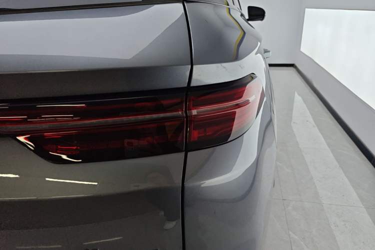 Used BYD Song Pro New Energy 2025 Second-Generation DM-i 115KM Excellence Version Right Rear Taillight