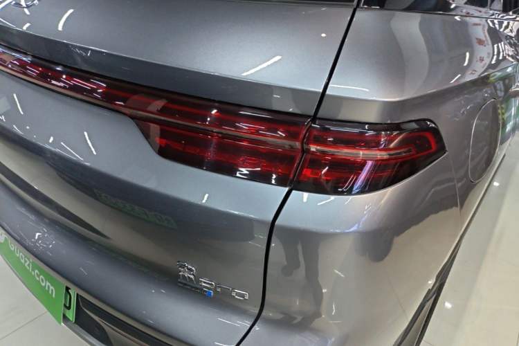 Used BYD Song Pro New Energy 2025 Second-Generation Intelligent Driving Version DM-i 115KM Superior Trim Right Rear Taillight