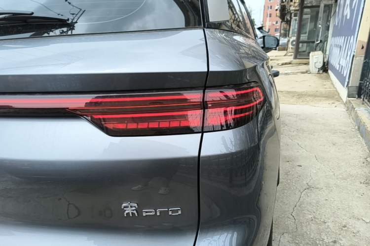 Used BYD Song Pro New Energy 2025 Second-Generation DM-i 75KM Leading Edition Right Rear Taillight