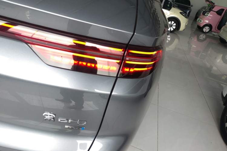 Used BYD Song Pro New Energy 2025 2nd Generation Intelligent Driving Version DM-i 75KM Leading Edition Right Rear Taillight