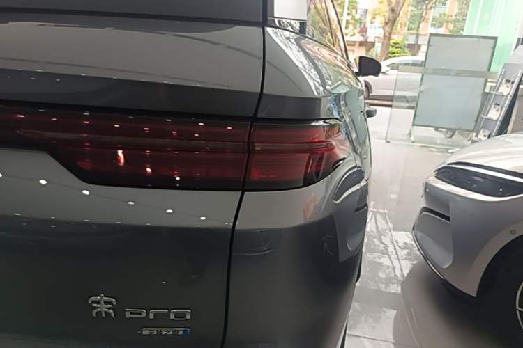 Used BYD Song Pro New Energy 2025 2nd Generation Intelligent Driving Version DM-i 75KM Leading Edition Right Rear Taillight