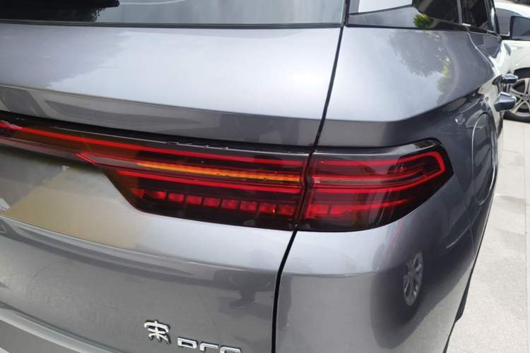 Used BYD Song Pro New Energy 2025 Second-Generation DM-i 75KM Leading Edition Right Rear Taillight