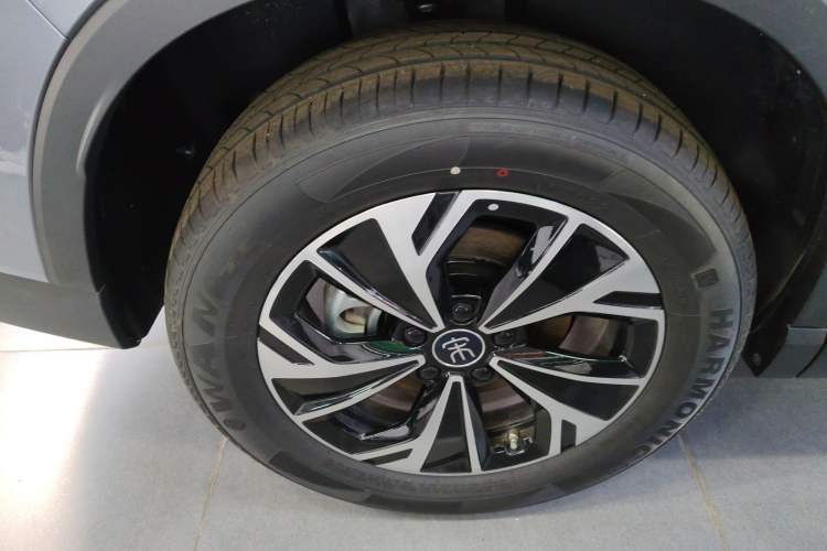Used BYD Song Pro New Energy 2025 Second-Generation DM-i 75KM Leading Edition Right Rear Wheel Hub