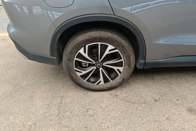 Used BYD Song Pro New Energy 2025 Second-Generation DM-i 115KM Overachiever Trim Right Rear Wheel Hub