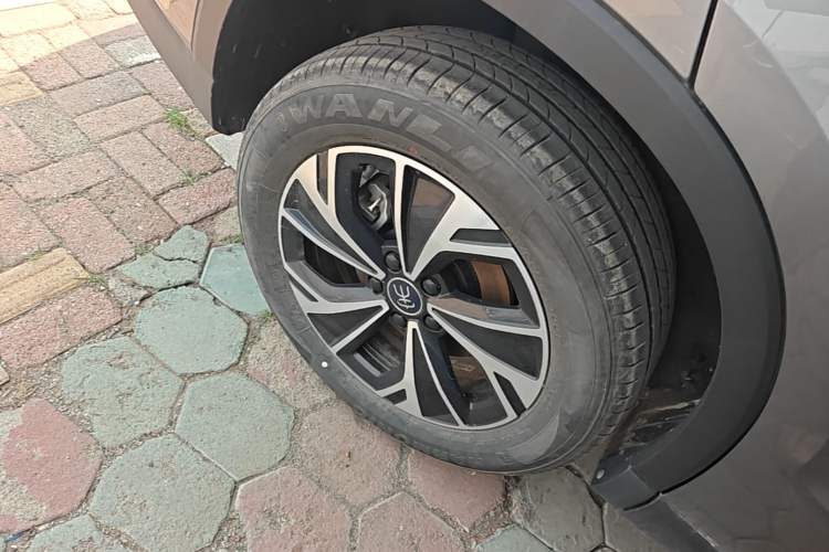 Used BYD Song Pro New Energy 2025 2nd Generation Intelligent Driving Version DM-i 75KM Leading Edition Right Rear Wheel Hub