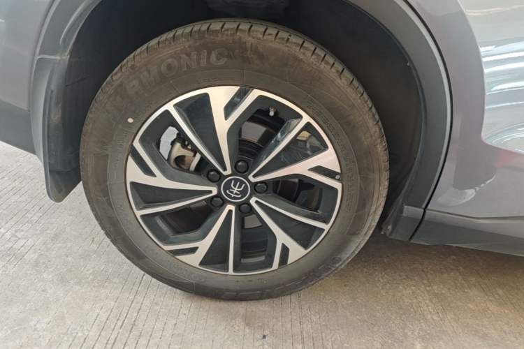 Used BYD Song Pro New Energy 2025 Second-Generation Intelligent Driving Version DM-i 115KM Superior Trim Right Rear Wheel Hub