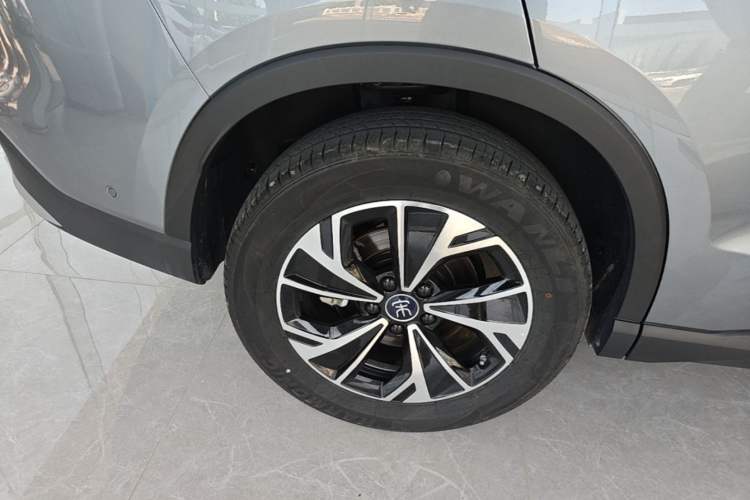 Used BYD Song Pro New Energy 2025 Second-Generation Intelligent Driving Version DM-i 115KM Superior Trim Right Rear Wheel Hub