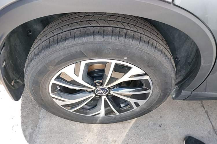 Used BYD Song Pro New Energy 2025 Second-Generation DM-i 75KM Leading Edition Right Rear Wheel Hub