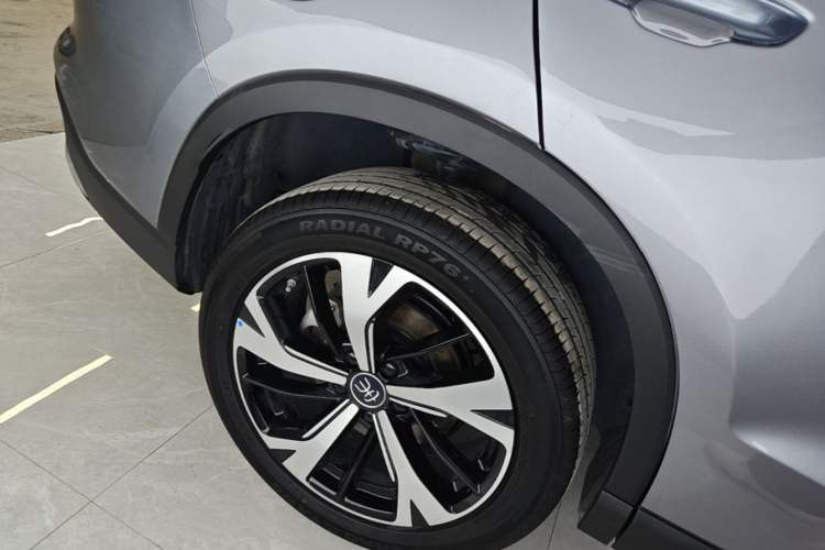 Used BYD Song Pro New Energy 2025 Second-Generation DM-i 115KM Excellence Version Right Rear Wheel Hub