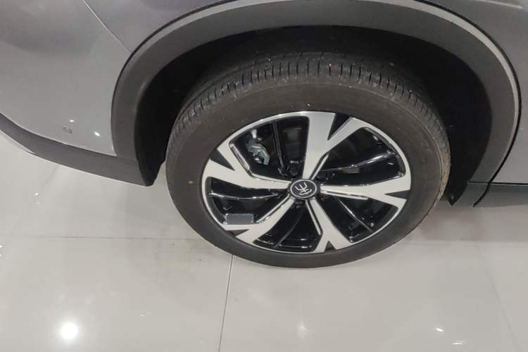 Used BYD Song Pro New Energy 2025 Second-Generation Intelligent Driving Version DM-i 115KM Excellence Edition Right Rear Wheel Hub