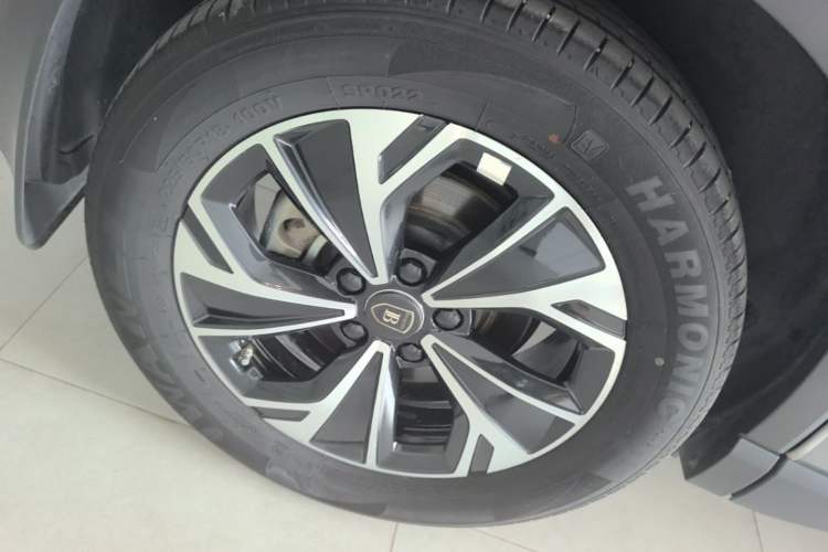 Used BYD Song Pro New Energy 2025 Second-Generation DM-i 115KM Overachiever Trim Right Rear Wheel Hub