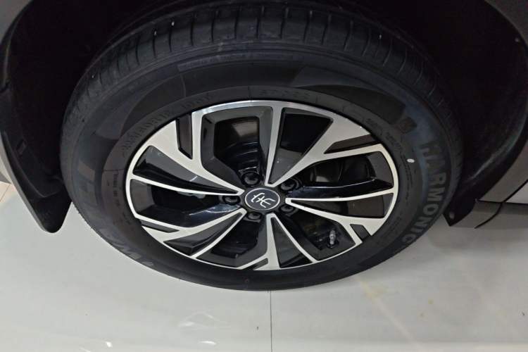 Used BYD Song Pro New Energy 2025 Second-Generation Intelligent Driving Version DM-i 115KM Superior Trim Right Rear Wheel Hub