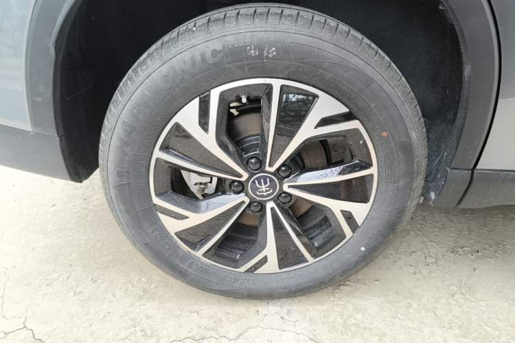 Used BYD Song Pro New Energy 2025 Second-Generation DM-i 75KM Leading Edition Right Rear Wheel Hub
