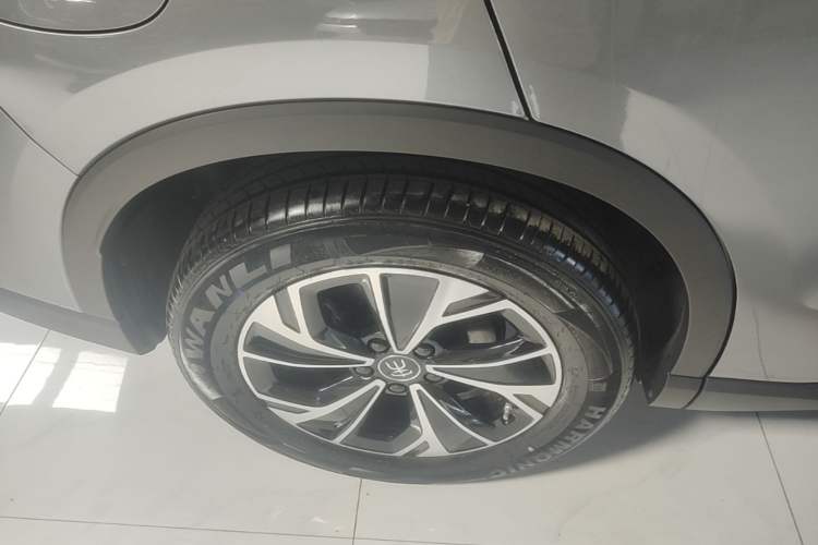 Used BYD Song Pro New Energy 2025 Second-Generation DM-i 115KM Overachiever Trim Right Rear Wheel Hub