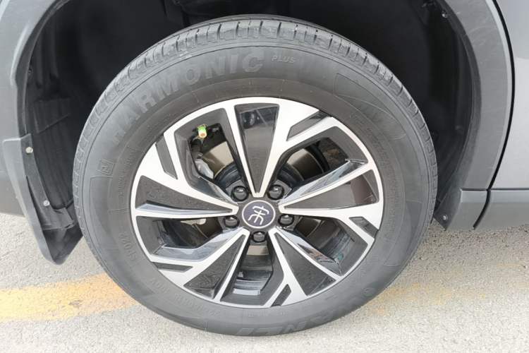 Used BYD Song Pro New Energy 2025 2nd Generation Intelligent Driving Version DM-i 75KM Overachiever Trim Right Rear Wheel Hub