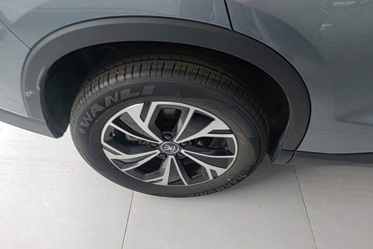 Used BYD Song Pro New Energy 2025 2nd Generation Intelligent Driving Version DM-i 75KM Leading Edition Right Rear Wheel Hub