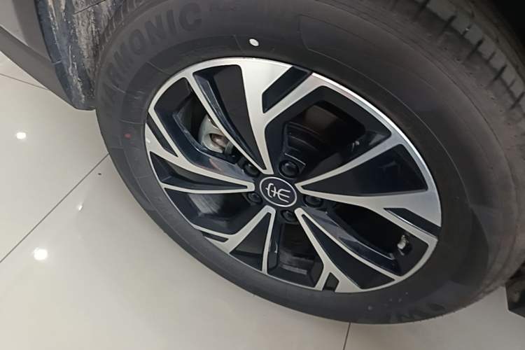 Used BYD Song Pro New Energy 2025 2nd Generation Intelligent Driving Version DM-i 75KM Leading Edition Right Rear Wheel Hub