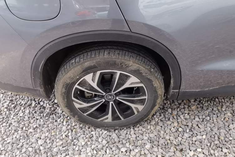 Used BYD Song Pro New Energy 2025 2nd Generation Intelligent Driving Version DM-i 75KM Leading Edition Right Rear Wheel Hub