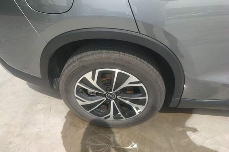 Used BYD Song Pro New Energy 2025 2nd Generation Intelligent Driving Version DM-i 75KM Leading Edition Right Rear Wheel Hub