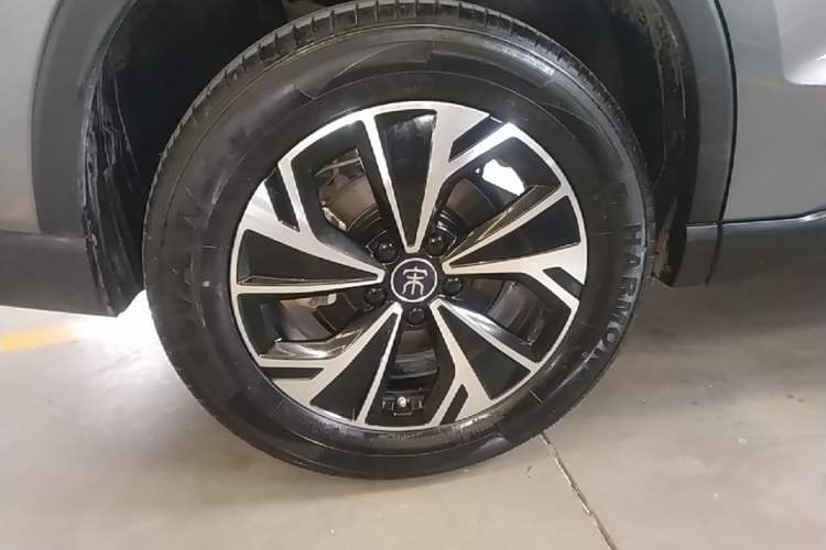 Used BYD Song Pro New Energy 2025 Second-Generation DM-i 75KM Overachiever Trim Right Rear Wheel Hub