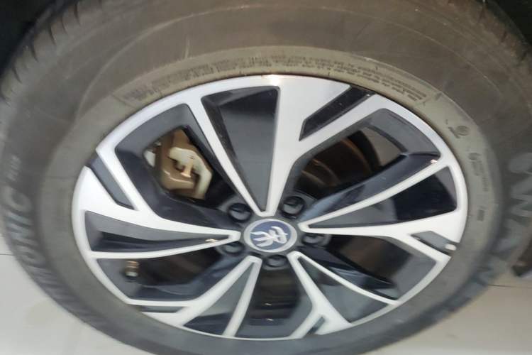 Used BYD Song Pro New Energy 2025 Second-Generation DM-i 75KM Leading Edition Right Rear Wheel Hub