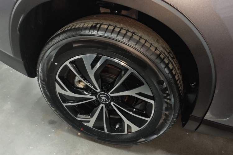 Used BYD Song Pro New Energy 2025 Second-Generation DM-i 75KM Overachiever Trim Right Rear Wheel Hub