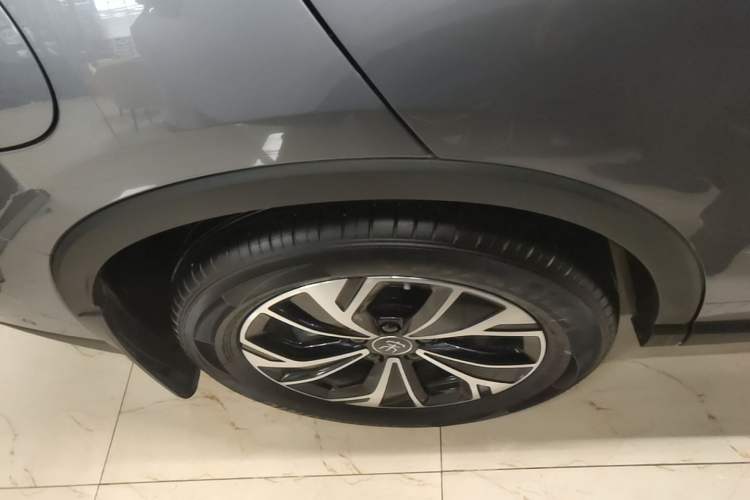 Used BYD Song Pro New Energy 2025 Second-Generation Intelligent Driving Version DM-i 115KM Superior Trim Right Rear Wheel Hub