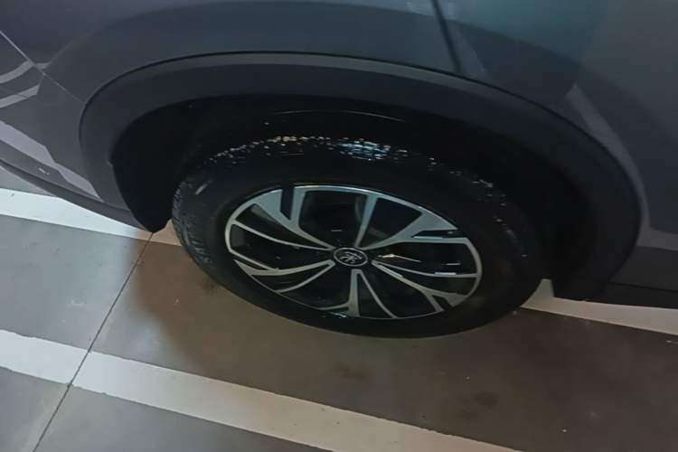 Used BYD Song Pro New Energy 2025 2nd Generation Intelligent Driving Version DM-i 75KM Leading Edition Right Rear Wheel Hub