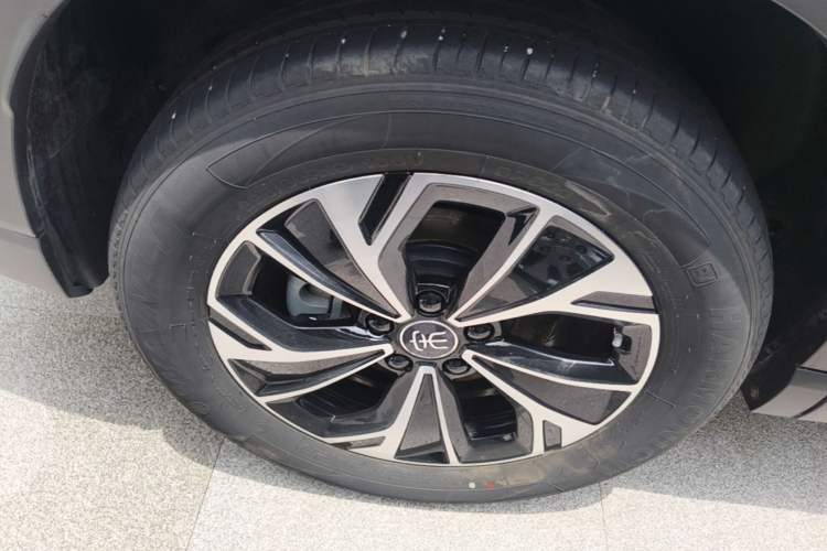 Used BYD Song Pro New Energy 2025 Second-Generation DM-i 75KM Leading Edition Right Rear Wheel Hub