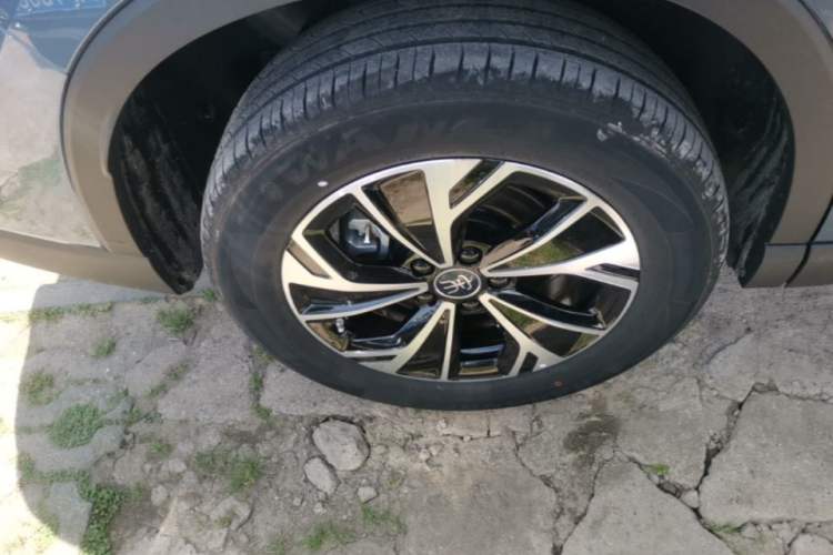 Used BYD Song Pro New Energy 2025 Second-Generation DM-i 115KM Overachiever Trim Right Rear Wheel Hub