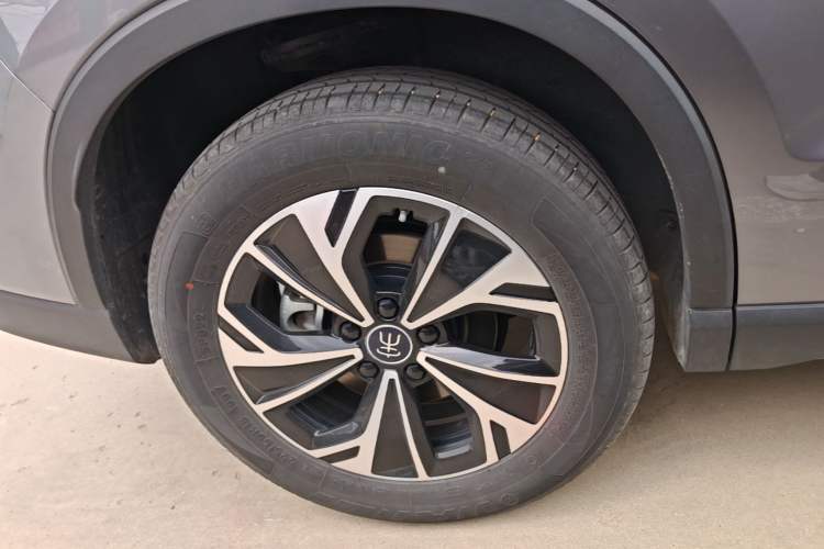 Used BYD Song Pro New Energy 2025 Second-Generation DM-i 115KM Overachiever Trim Right Rear Wheel Hub