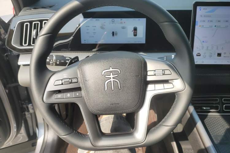 Used BYD Song Pro New Energy 2025 Second-Generation Intelligent Driving Version DM-i 115KM Superior Trim Steering Wheel