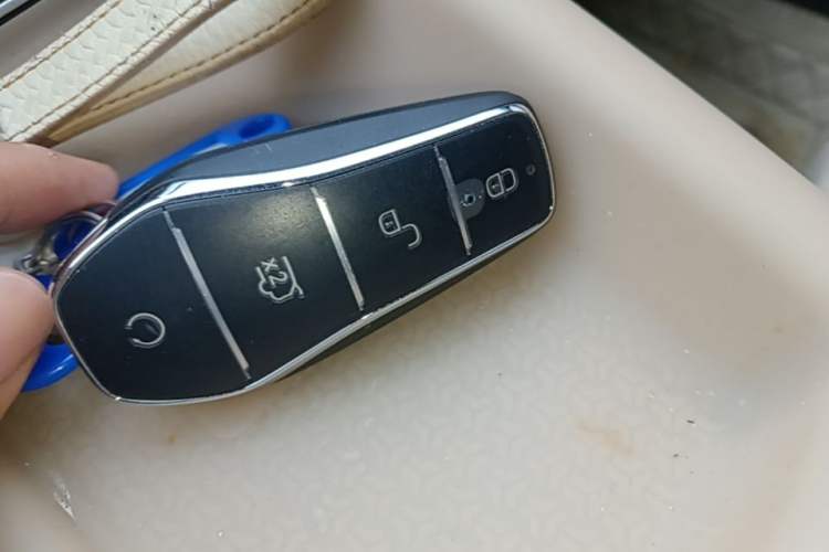 Used BYD Song Pro New Energy 2025 2nd Generation Intelligent Driving Version DM-i 75KM Leading Edition Vehicle Key