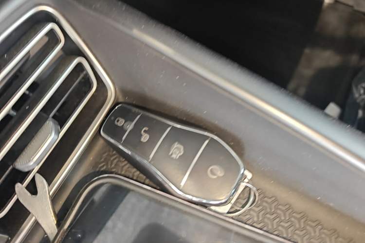 Used BYD Song Pro New Energy 2025 2nd Generation Intelligent Driving Version DM-i 75KM Leading Edition Vehicle Key